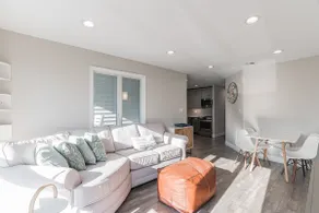 SunsetBay: 3 Bed 2 Bath Condo on Bay w/ Dock - Image 3