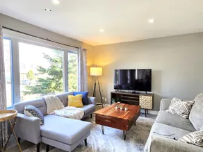 Cozy 5BR Haven w/ Free Parking & Full Kitchen - Image 2