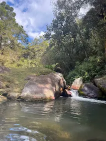 House with private waterfall - Image 3