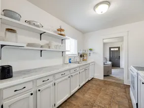 Hillside City Suite - Image 5