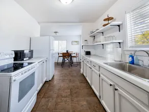 Hillside City Suite - Image 4