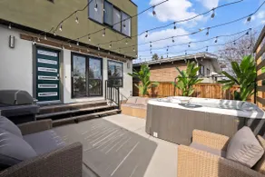 *The BIG House* |Large Hot Tub| Palm Trees|Arcade! - Image 5