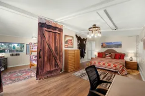 Restored 1919 Cabin-14 Fenced Acres-Pet Friendly - Image 5