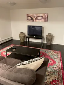 Downtown Spacious One Bedroom Apartment - Image 5