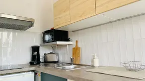 Cozy F2 Apartment, A/C, Terrace, Parking, Near Center and Thermal Baths in Lamalou-les-Bains - Image 3