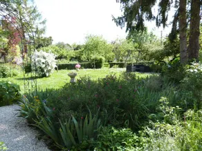 Courtyard Studio - Image 3