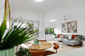 Cairns Tropical Bliss Swim in Swim out Apartment - Image 2