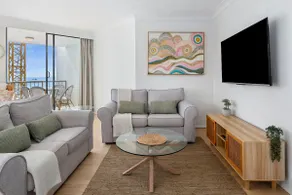 Carrington Family Beach Getaway - Ocean View, WiFi - Image 2