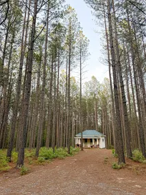 Pine and Porch Cottage - Image 2