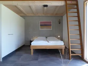 Studio with lake and mountain view - Image 3