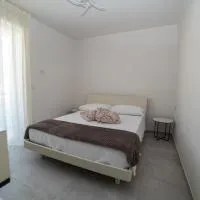 VILLA PONENTE - Beach & Jacuzzi - Image 4