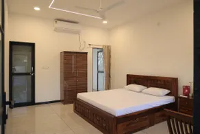 Party House - Image 3