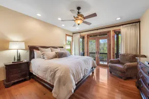 Luxury 5-Bedroom Mountain House - Image 2
