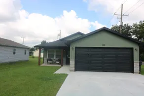 Emerald Isle | Modern Comfort - Image 2
