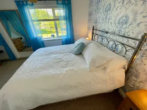 Cozy Cottage. A well equipped homely retreat. - Image 3