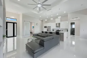 Modern Luxury in Lehigh Acres - Image 4