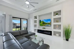 Modern Luxury in Lehigh Acres - Image 3