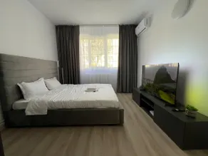 King Bed 5 minutes from the beach | STM Studio Mangalia - Image 3