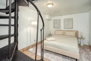 Spacious apartment 10 min walk to CMU - Image 3