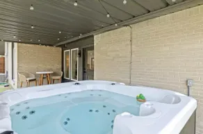 Luxury Oasis 4B 2B Jacuzzi Pet Friendly - Image 2
