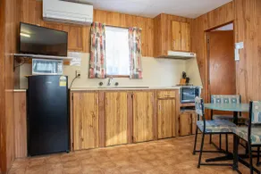 Dog Friendly Cabin, Sleeps 5 + 2 Dogs - Image 5