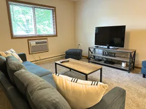 2BR Reedsburg Home/20m Dells - Image 4