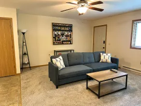 2BR Reedsburg Home/20m Dells - Image 3