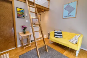 Ingraham Alley Inn - A Quiet & Cozy Micro House - Image 2