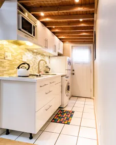 Ingraham Alley Inn - A Quiet & Cozy Micro House - Image 3