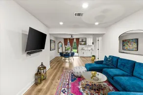 Unique & Colorful Oasis: 10 Min to NRG - Image 3
