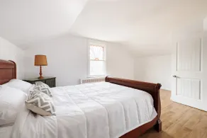 Luminous Downtown Appartment + Free parking +Wi Fi - Image 2