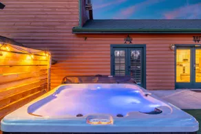 Canyon View Cabin Sauna & Hottub - Image 2