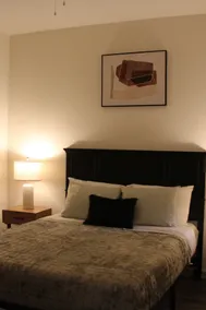 Modern Oasis Retreat 5*Mins*to*Downtown*Fast*Wi-Fi - Image 4