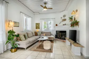 Mira Seaside Residence - Image 3