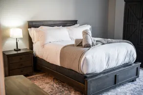 Luxury Downtown Loft - Balcony and Rooftop Bar! - Image 2
