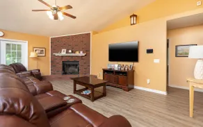 Luxury Executive Home • Perfect for Groups - Image 2