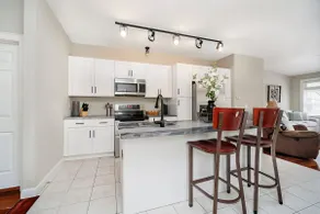 Prime Location | Washer & Dryer | Spacious - Image 4