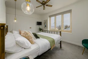 Elegant Seaview Room with Soaking Bath - Image 3