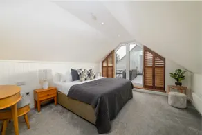 107 Holm House | Suite with Sea View Sun Terrace - Image 4