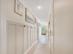Vineyard View Retreat - Waterfront Cottage - Image 5