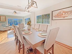 Vineyard View Retreat - Waterfront Cottage - Image 4