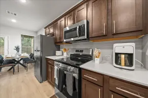 Luxurious 4 Bed Duplex Getaway! - Image 4