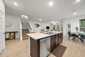 Luxurious 4 Bed Duplex Getaway! - Image 5