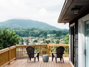 Reed's Bryson City Overlook - Image 2
