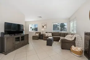 Beachfront Retreat - Image 2