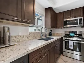 Beachfront Retreat - Image 4
