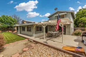 Cozy Spacious 4/2 Home Nice Backyard Santa Clarita - Image 3