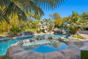 Luxury Tropical Oasis 8 BR-Pool Spa & Waterfalls! - Image 2