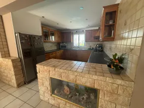 House with a private pool - Image 5