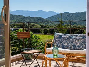 2-bedroom apartment in the Heart of the Vineyards with pool - Image 4